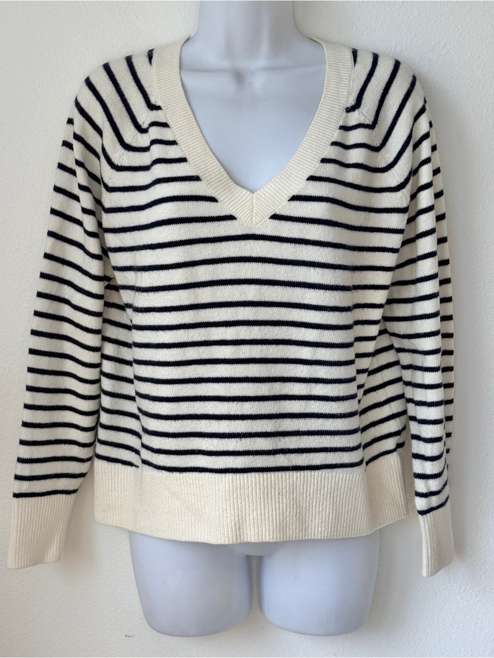 Old Navy Cream and Black Striped Classic SoSoft V-Neck Pullover Sweater Size XS